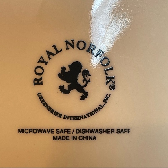 Royal Norfolk Dinner Plate Winter Tree Woodland Christmas Holiday Dining Table - Picture 3 of 3